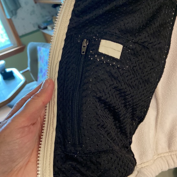 Womens size medium LL Bean fleece jacket - Picture 6 of 10